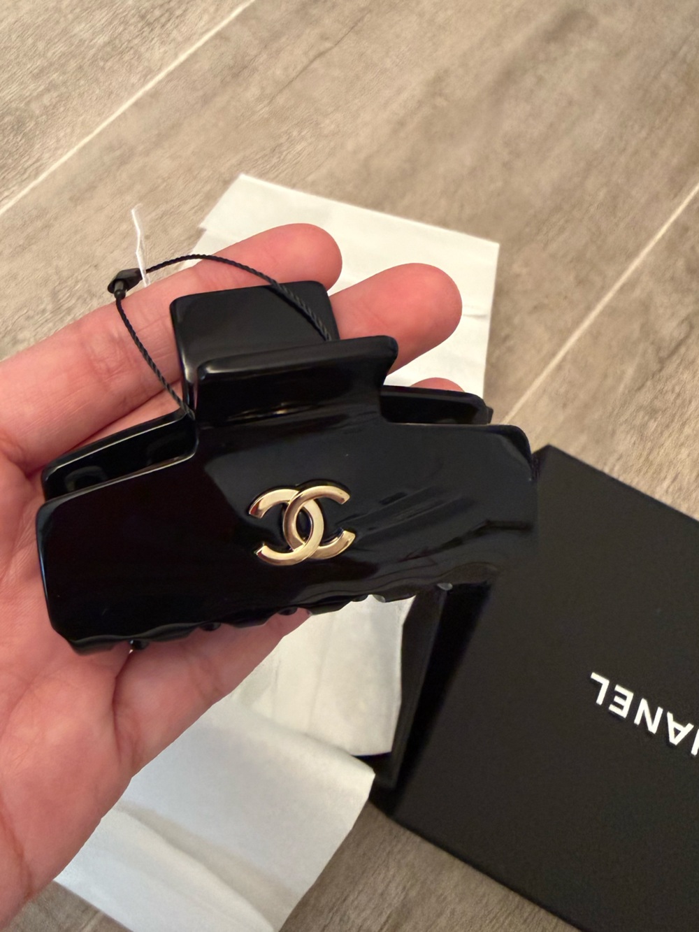 CHANEL Hair Claw with Gold CC